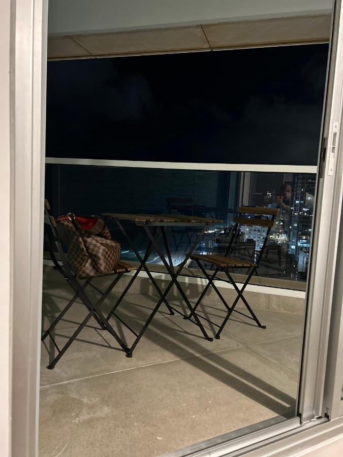 Beachfront Apartment Бат-Ям Экстерьер фото